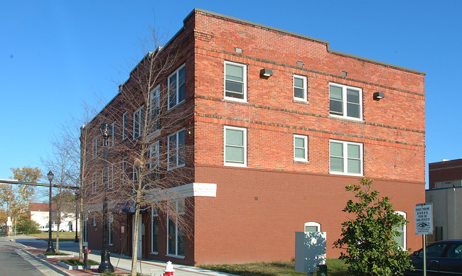 The Lofts at Jefferson in Newport News, VA - Building Photo - Building Photo