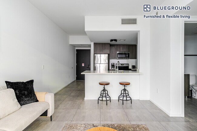 230 NE 5th Ct in Miami, FL - Building Photo - Building Photo