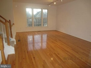 6540 Creek Run Dr in Centreville, VA - Building Photo - Building Photo