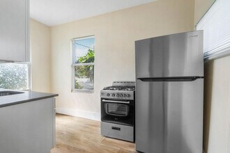 414 33rd St in West Palm Beach, FL - Building Photo - Building Photo