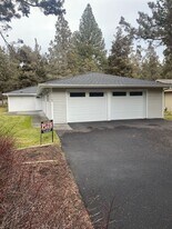 61464 Little John Ln in Bend, OR - Building Photo