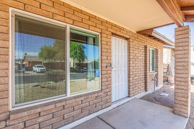 502 E Sequoia Dr in Phoenix, AZ - Building Photo - Building Photo