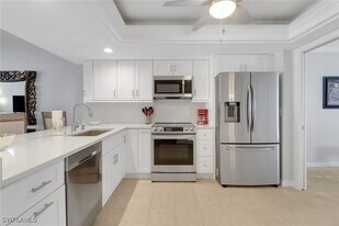 16466 Timberlakes Dr in Ft. Myers, FL - Building Photo