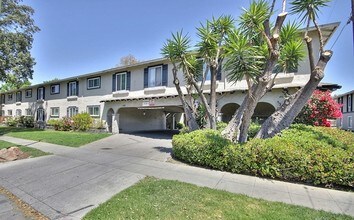 Viva Apartments in San Jose, CA - Building Photo - Building Photo