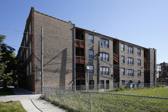 2201 E 70th in Chicago, IL - Building Photo - Building Photo