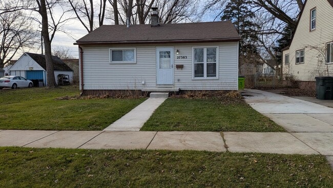 property at 27383 Brettonwoods St