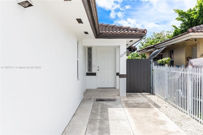 1214 NW 34th Ave in Miami, FL - Building Photo - Building Photo