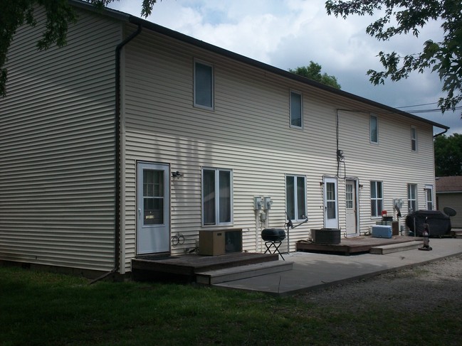 Alleghaney Townhouses in Burlington, KS - Building Photo - Building Photo