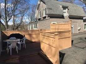 16 High St in Port Washington, NY - Building Photo