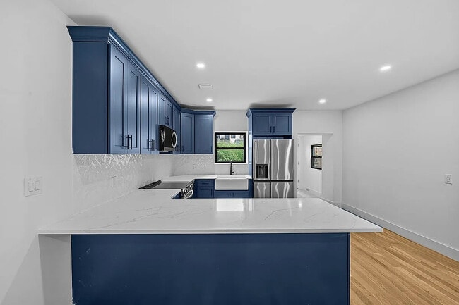 371 Grant Ave in Brooklyn, NY - Building Photo - Building Photo