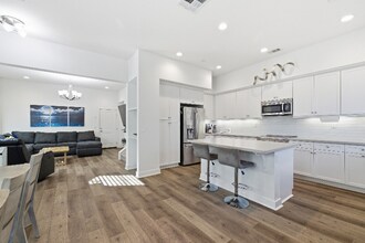 1134 Sea Glass Way in Oceanside, CA - Building Photo - Building Photo