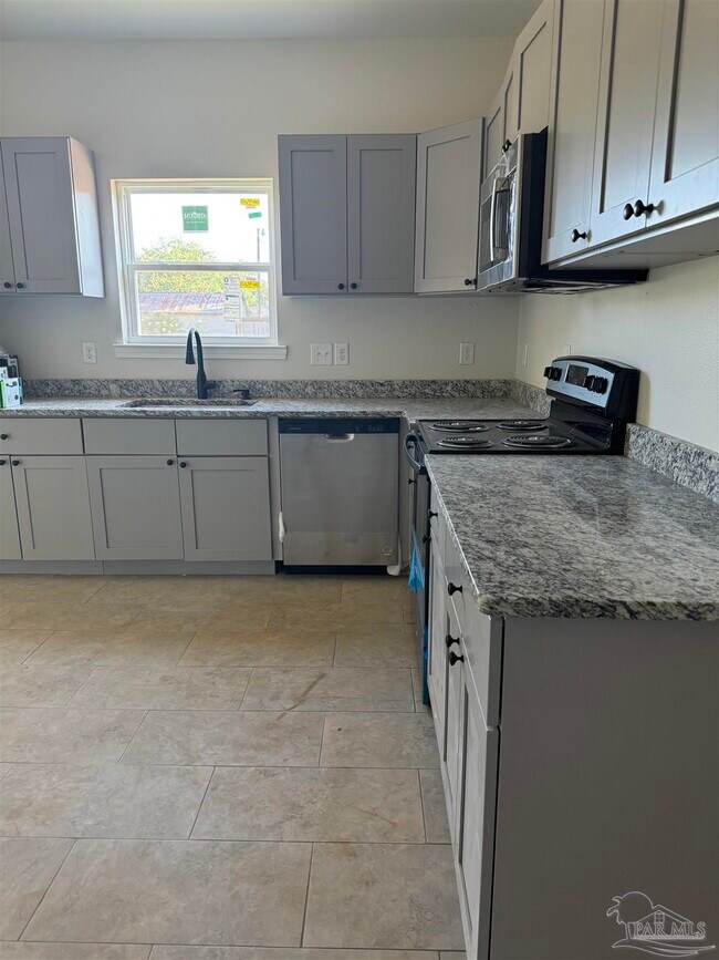 8597 Walnut Ave in Pensacola, FL - Building Photo - Building Photo
