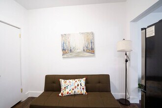 444 Ponce de Leon in Coral Gables, FL - Building Photo - Building Photo