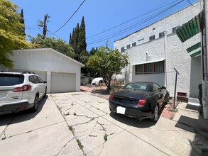 811 N Vendome St in Los Angeles, CA - Building Photo - Building Photo