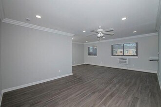 9 Brentwood Rd in Bay Shore, NY - Building Photo - Building Photo
