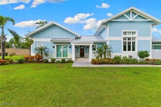 2961 Sanborn Ave in Naples, FL - Building Photo - Building Photo