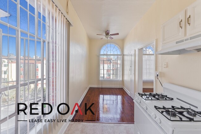 621 S Gramercy Pl in Los Angeles, CA - Building Photo - Building Photo
