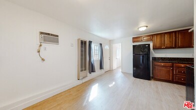 3212 Oregon St, Unit .5 in Los Angeles, CA - Foto de edificio - Building Photo