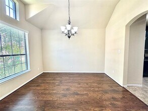 10007 Red Tamarack Ln in Tomball, TX - Building Photo - Building Photo
