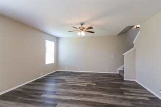819 Grand Plains Dr in Houston, TX - Building Photo - Building Photo