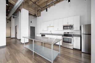 Vera on Broad in Columbus, OH - Building Photo