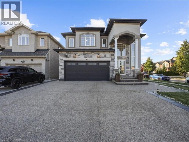 4 St Anthony Pl in Hamilton, ON - Building Photo - Building Photo