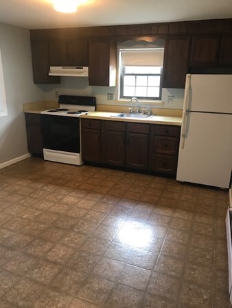 31 Townsend St-Unit -#1 in Abington, MA - Building Photo