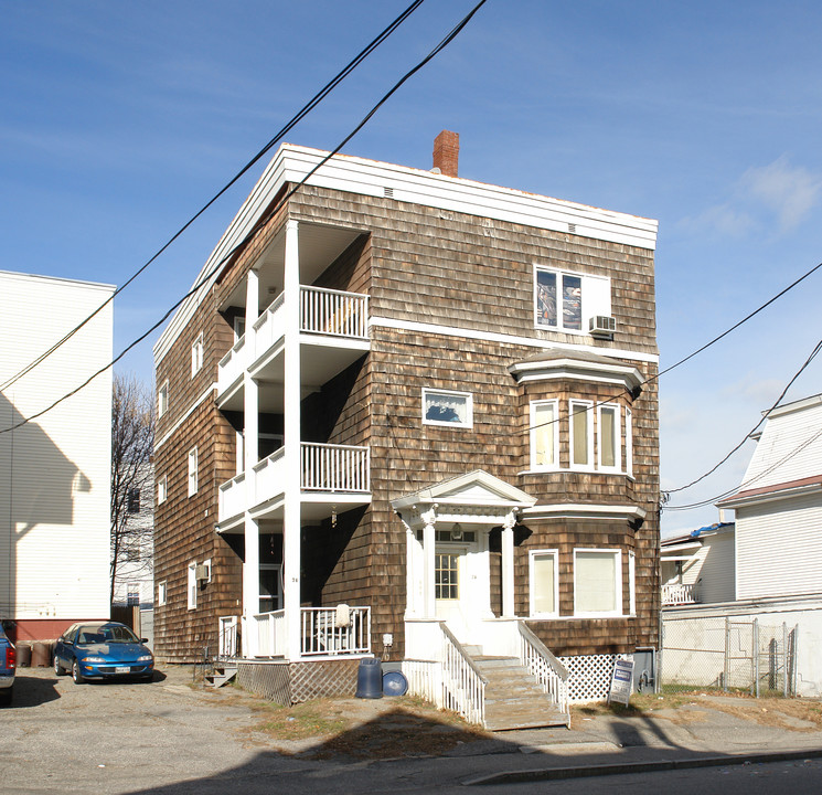 74 Birch St in Lewiston, ME - Foto de edificio