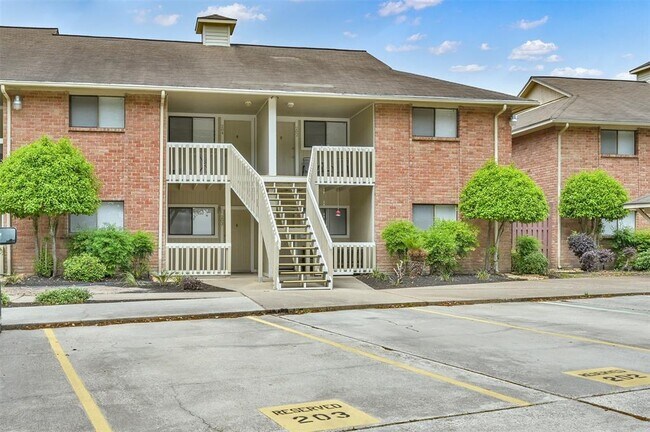 14949 Hwy 105 W in Montgomery, TX - Building Photo - Building Photo