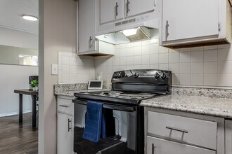 Tamarack Arms Apartments in Columbus, OH - Foto de edificio - Interior Photo