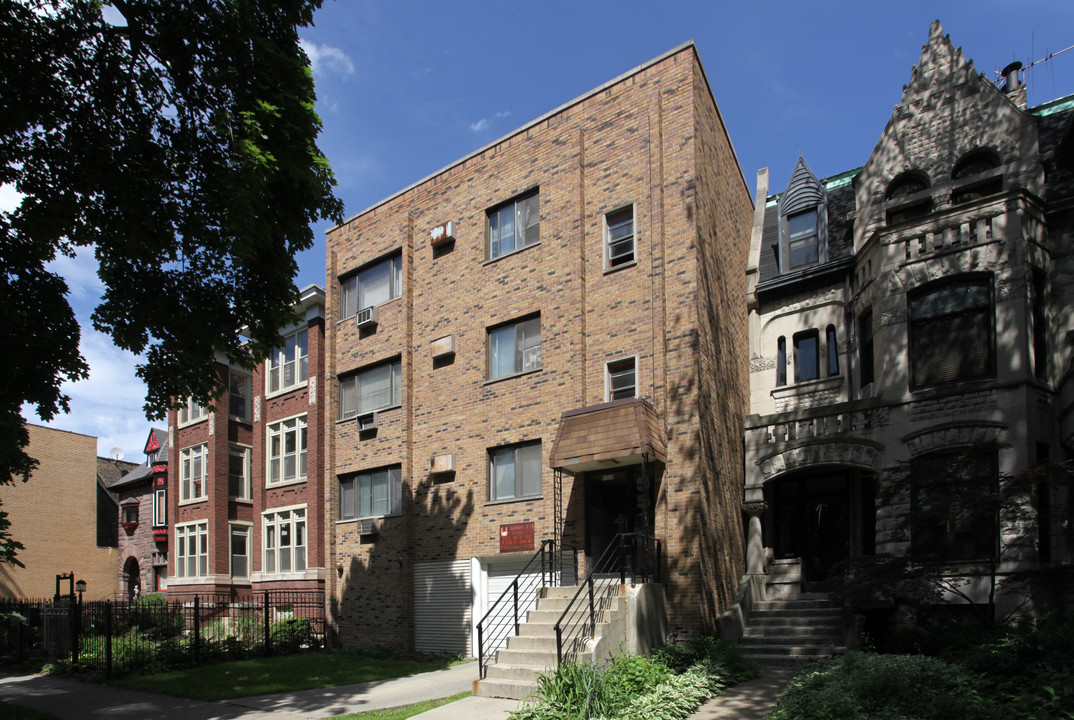 5515 S Cornell Ave in Chicago, IL - Building Photo