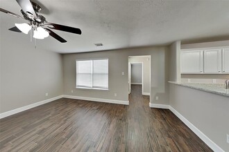 6707 Stonecross Creek Ln in Katy, TX - Foto de edificio - Building Photo