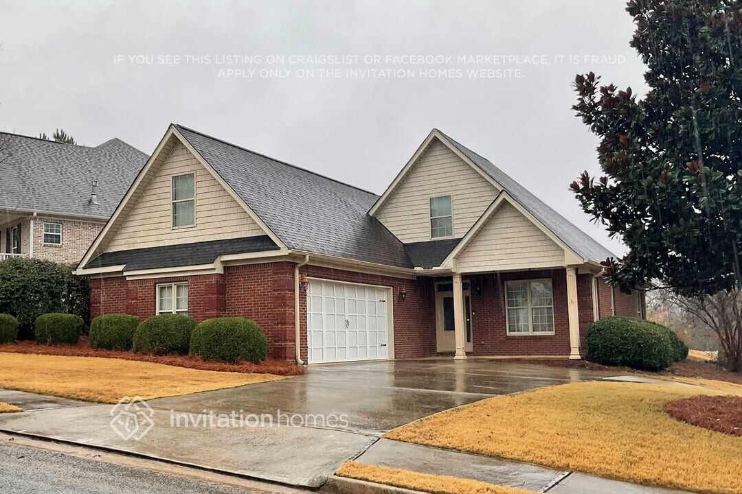 9207 Golfview Cir in Covington, GA - Building Photo