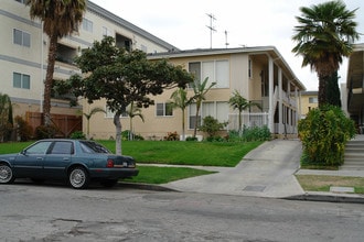 336 S Serrano Ave in Los Angeles, CA - Foto de edificio - Building Photo