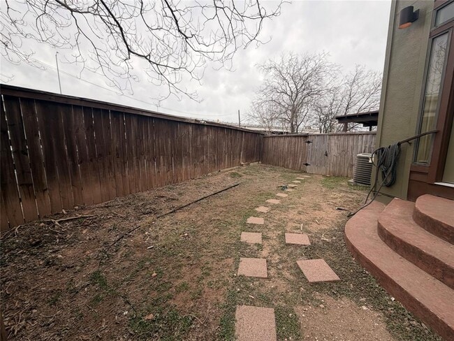 1038 E 43rd St in Austin, TX - Building Photo - Building Photo