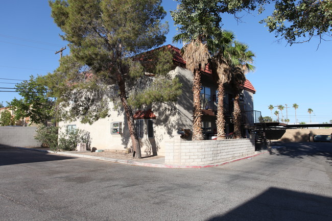 Hacienda Gardens in Las Vegas, NV - Foto de edificio - Building Photo