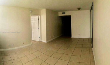 11213 Royal Palm Blvd in Coral Springs, FL - Building Photo - Building Photo
