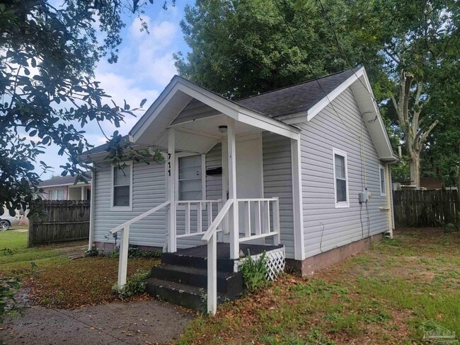 711 W Gregory St in Pensacola, FL - Building Photo - Building Photo
