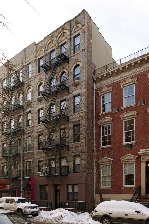 70 E 7th St in New York, NY - Foto de edificio