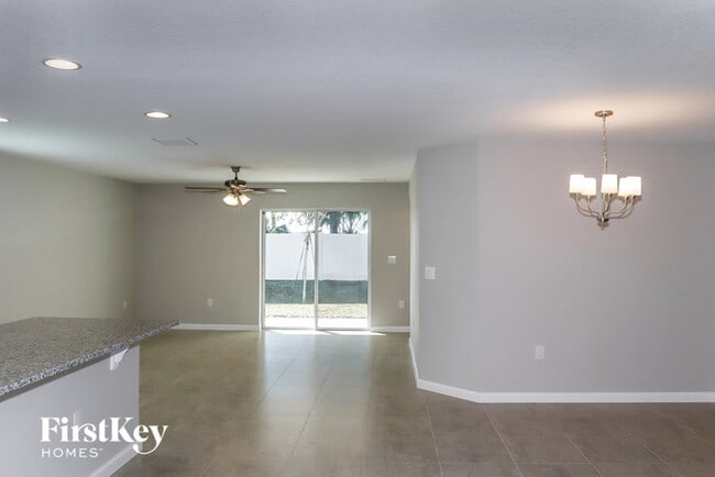 445 Earhart Dr in Davenport, FL - Building Photo - Building Photo