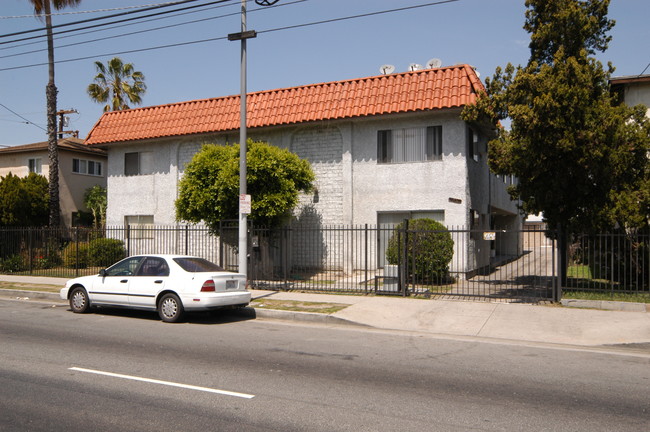 12653 Vanowen in North Hollywood, CA - Foto de edificio - Building Photo