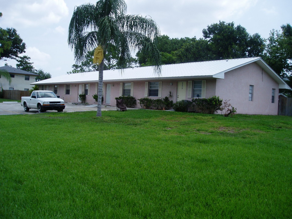 3473 SW Cornell Ave in Palm City, FL - Building Photo