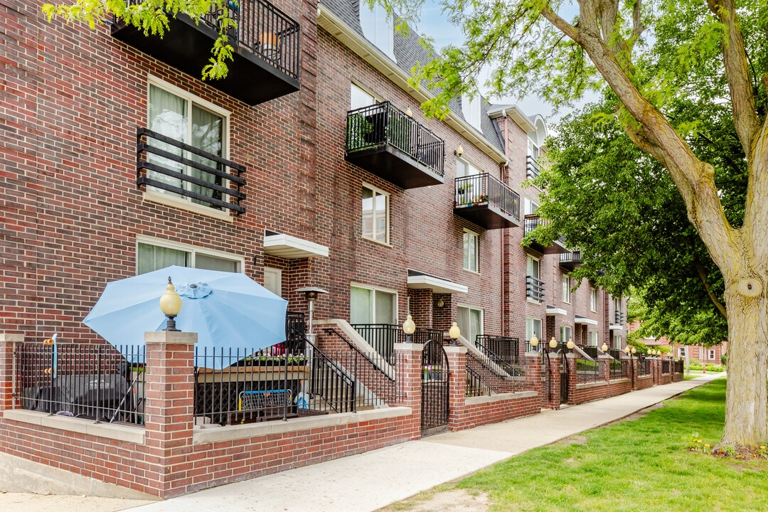 815 Pearson St in Des Plaines, IL - Foto de edificio