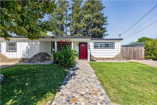 959 San Clemente Dr in Santa Rosa, CA - Building Photo