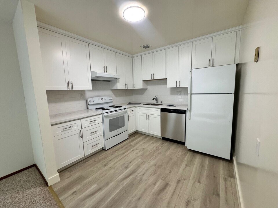 150 Dolores St in San Francisco, CA - Building Photo