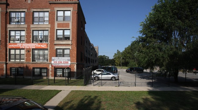 Wolcott Apartments in Chicago, IL - Building Photo - Building Photo