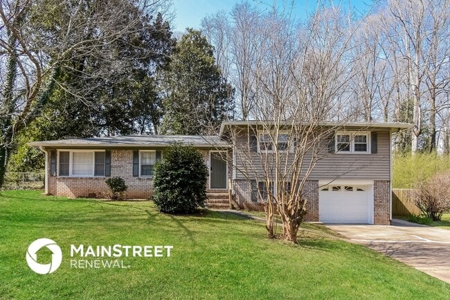 property at 5613 Woodland Dr