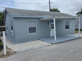 7 15 Pne Rdg Dr in Riviera Beach, FL - Building Photo