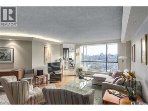 1450 Pennyfarthing Dr in Vancouver, BC - Building Photo - Building Photo