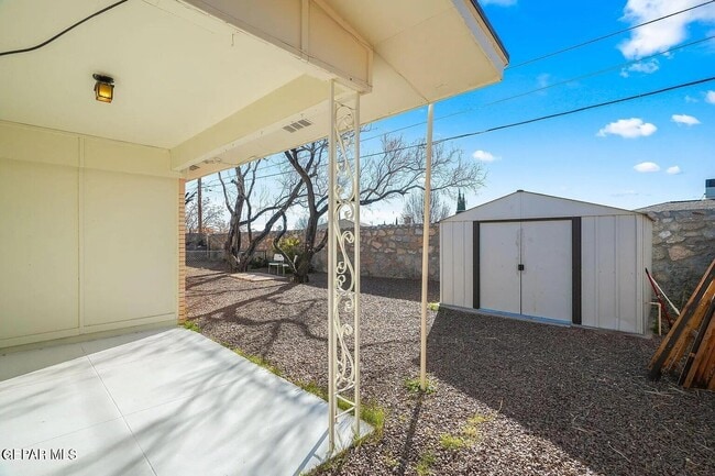 10182 Bon Aire Dr in El Paso, TX - Building Photo - Building Photo